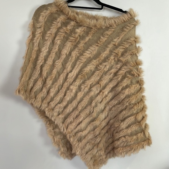Cejon rabbit fir shawl one size - Picture 2 of 5